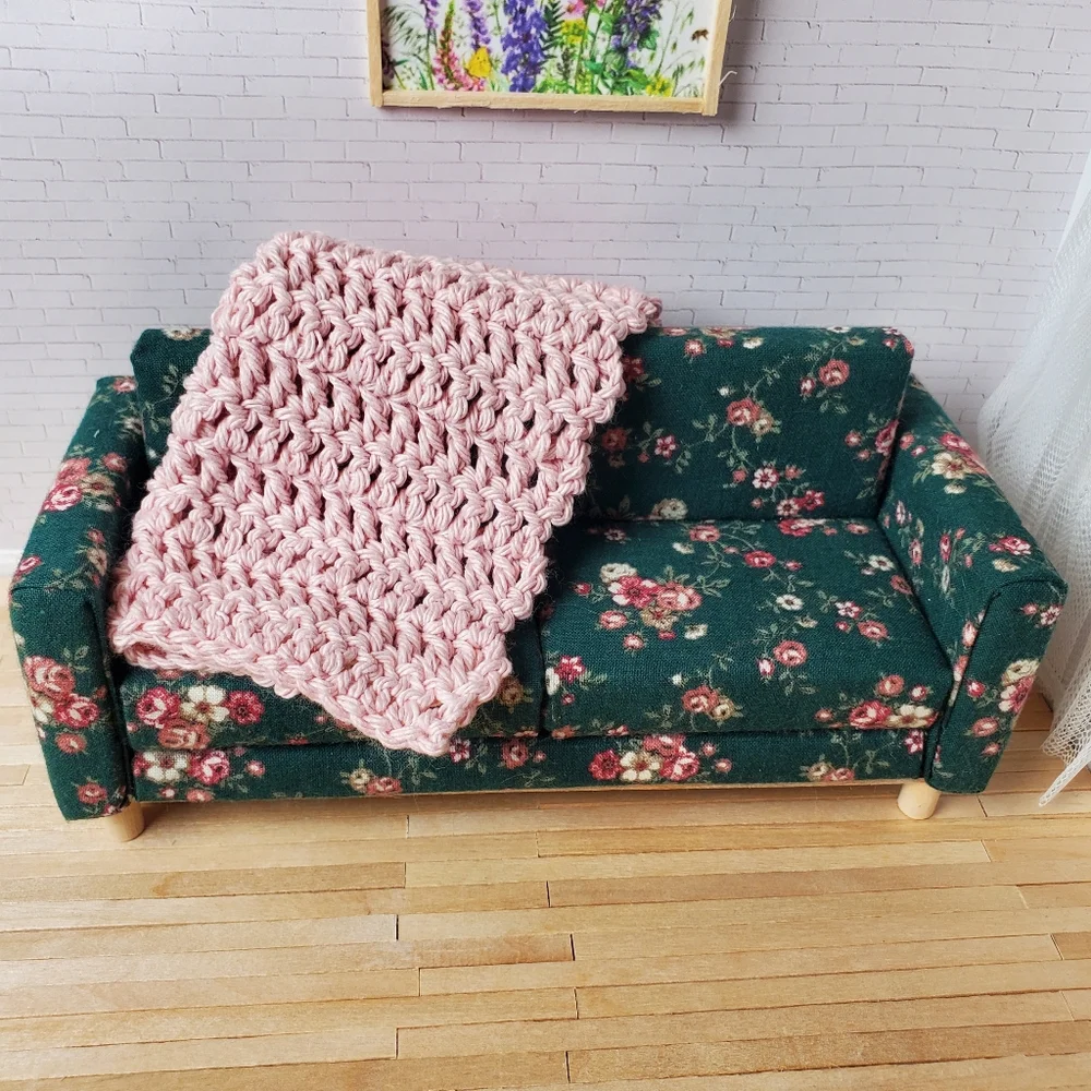Miniature Dollhouse Pink Crochet Throw Blanket 1:12 Scale Maileg